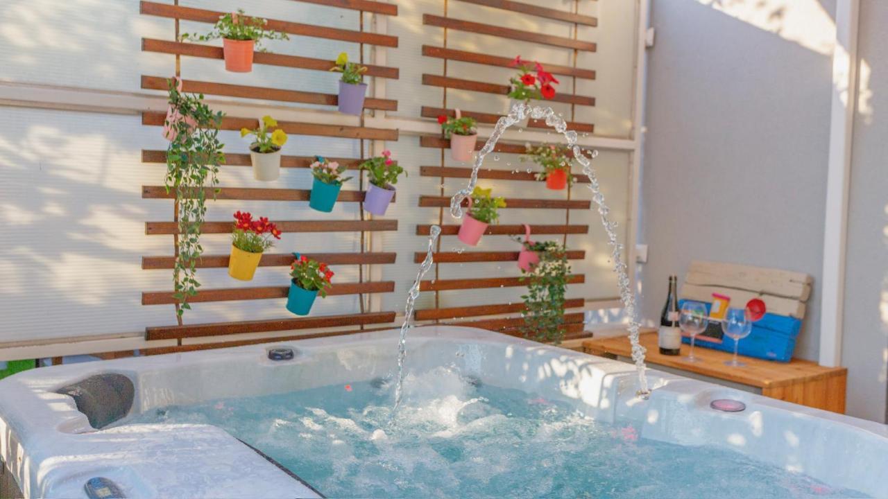 New Delux Green Garden Apartment With Hotube **** Split Extérieur photo
