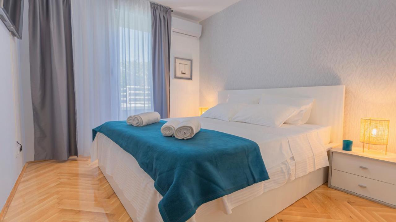 New Delux Green Garden Apartment With Hotube **** Split Extérieur photo