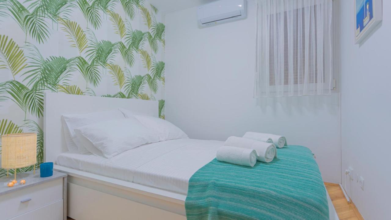 New Delux Green Garden Apartment With Hotube **** Split Extérieur photo