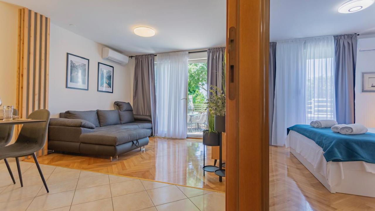 New Delux Green Garden Apartment With Hotube **** Split Extérieur photo