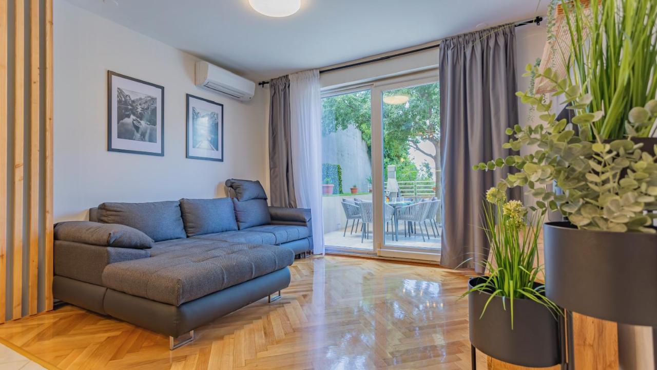 New Delux Green Garden Apartment With Hotube **** Split Extérieur photo