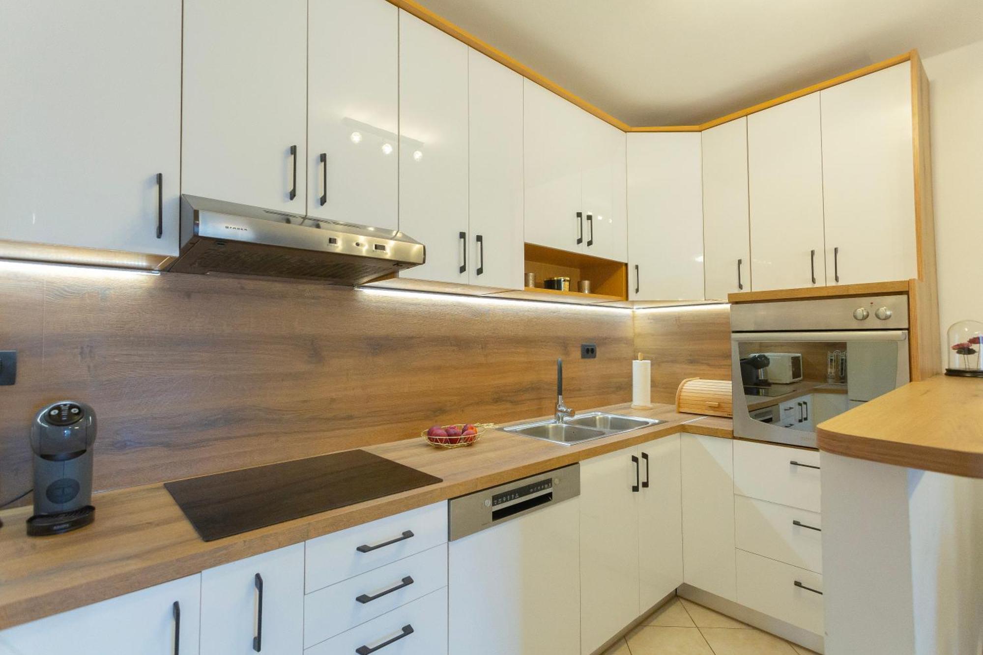 New Delux Green Garden Apartment With Hotube **** Split Extérieur photo